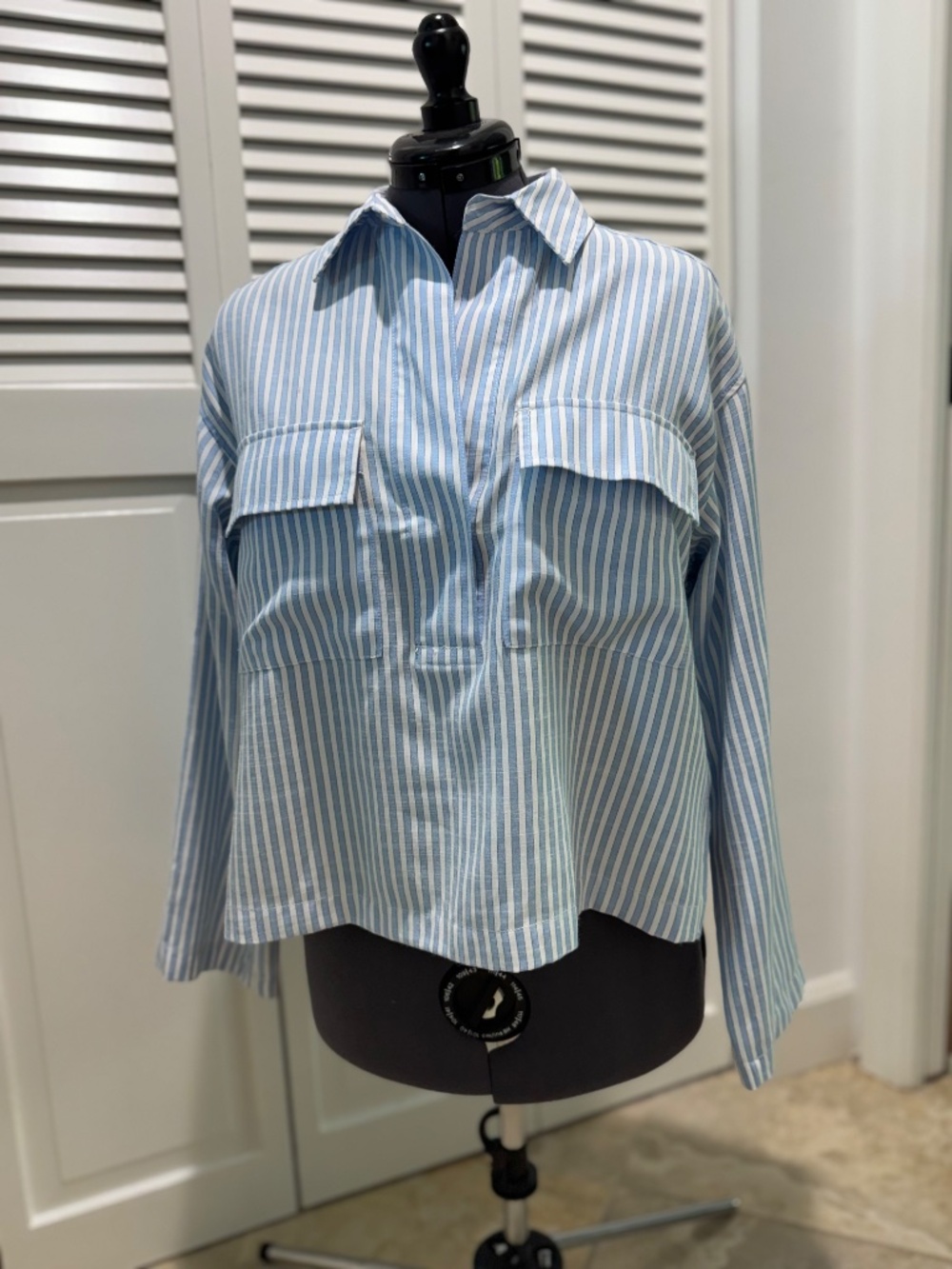 Max Studio Small blue & white stripped otton long sleeved blouse